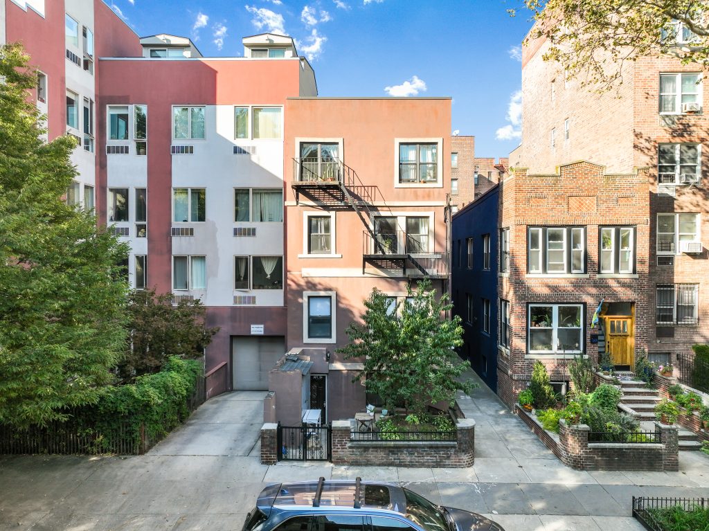 67 HAWTHORNE STREET