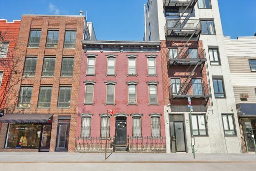 723 METROPOLITAN AVENUE