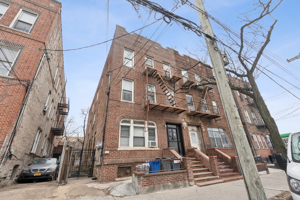 745 PENNSYLVANIA AVENUE