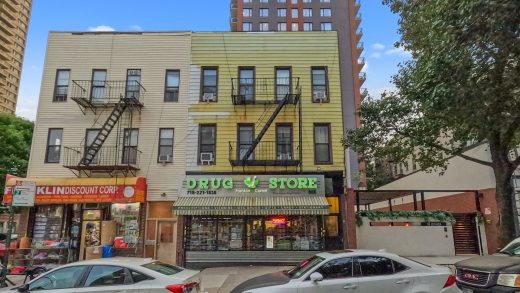 886 FRANKLIN AVENUE